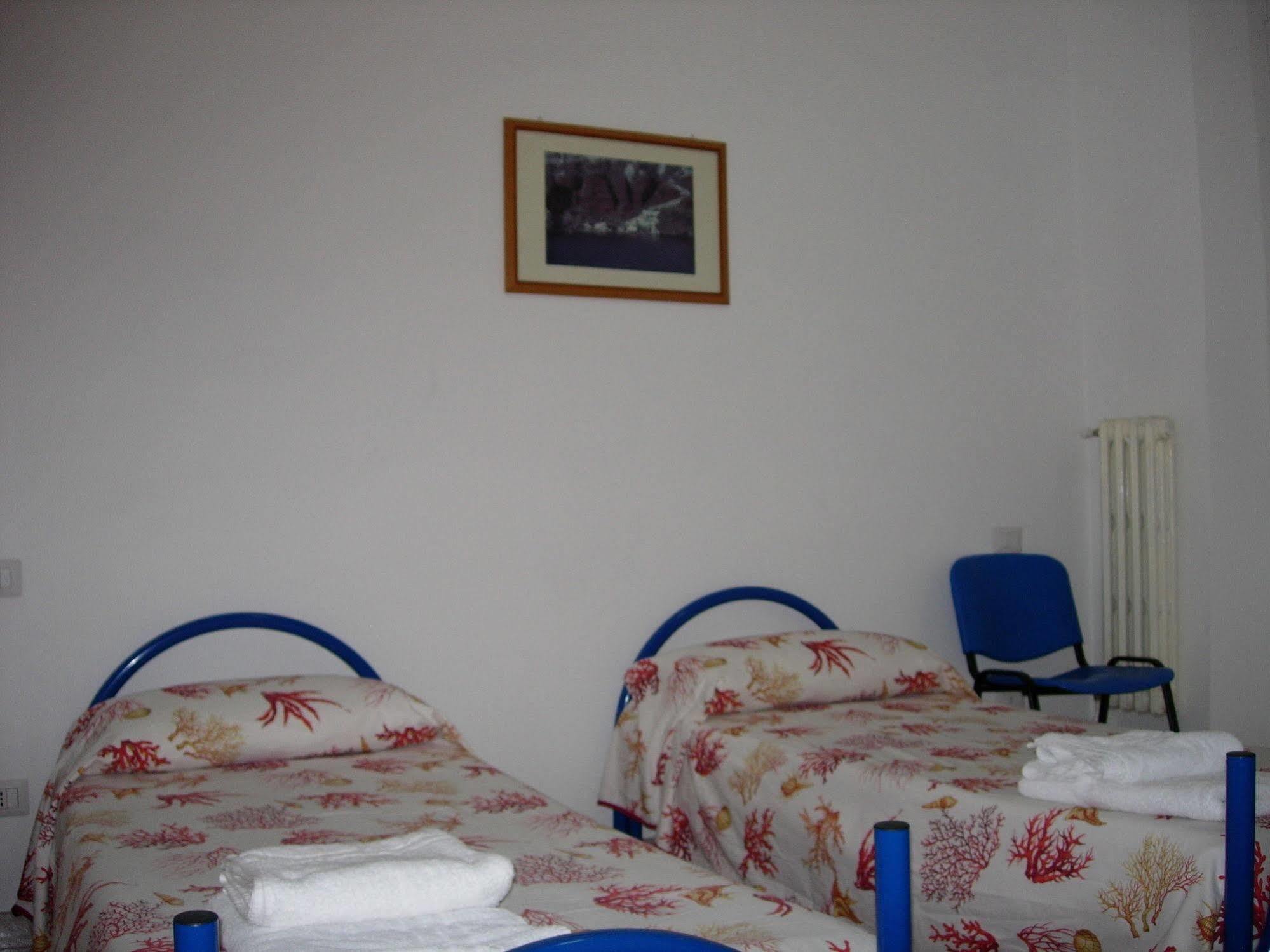 Foresteria Esercito Della Salvezza Hostal *