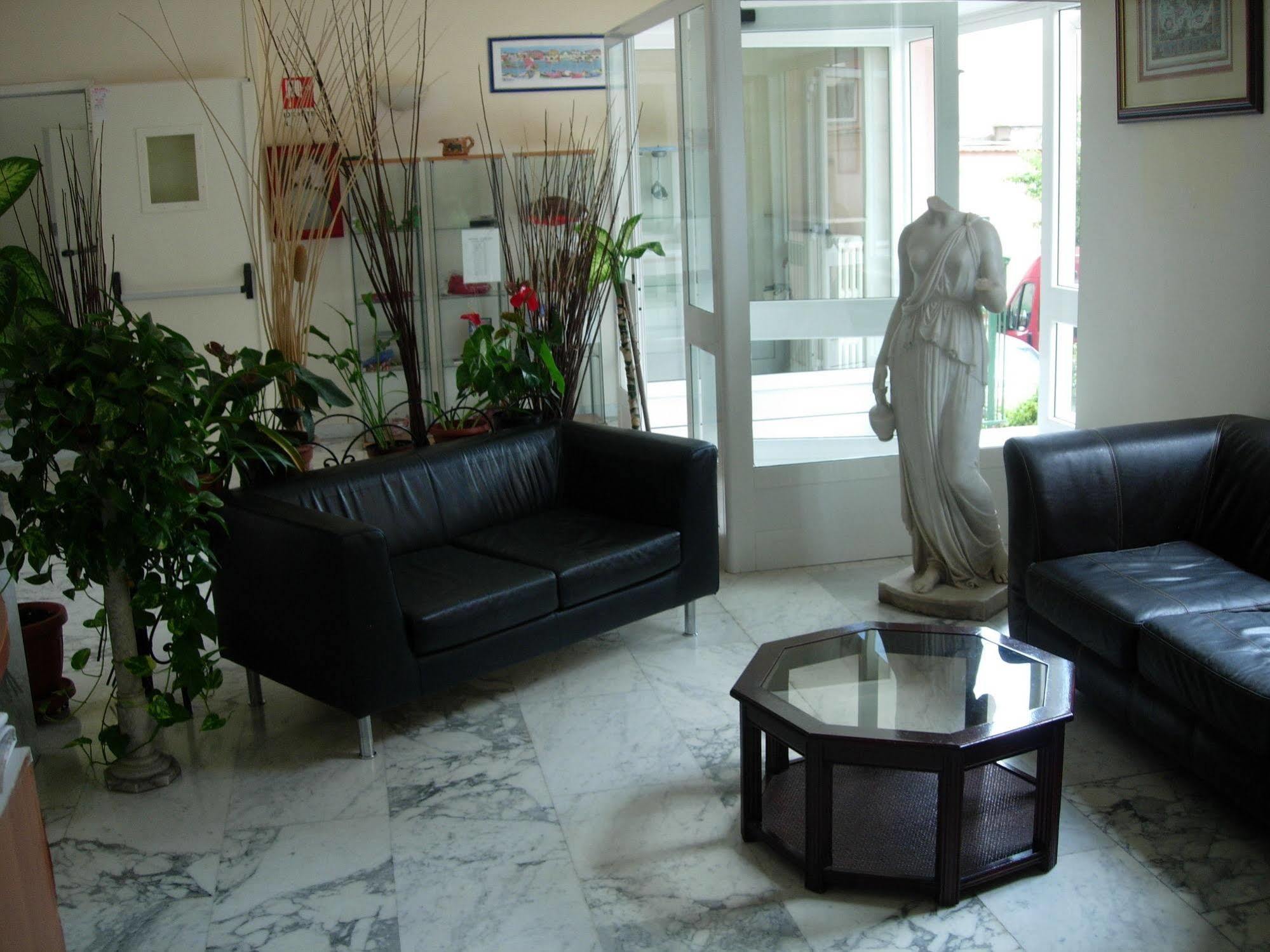 Hostal Foresteria Esercito Della Salvezza